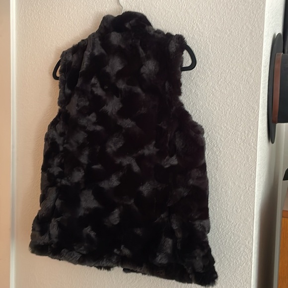 Reversible Nicole Miller Vest - Picture 2 of 4